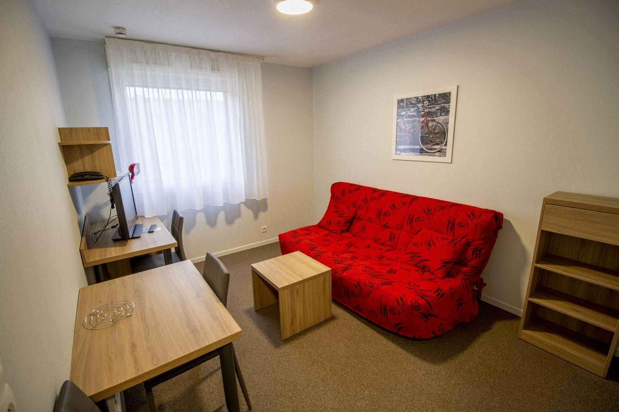 Kosy Appart'Hotel Le Champ De Mars Reims Exteriör bild